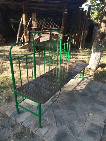 кухонный рабочий стол: Отургуч Жыгач, Жөлөнгүчү менен