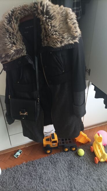 crna perjana jakna s jedna postava unutras: Zara, S (EU 36), Jednobojni, Sa postavom