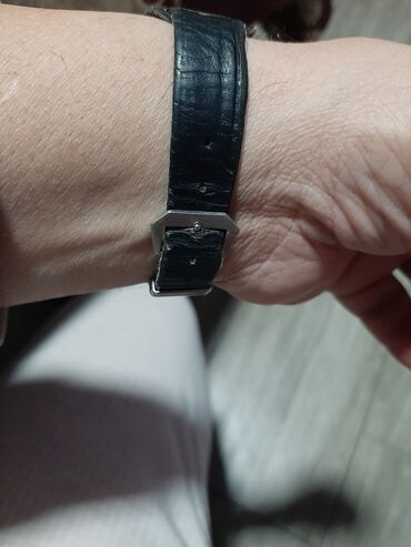 Ručni satovi: Stari sat ispravan tacno radi neznam koja je marka u pitanju nepise u — 5