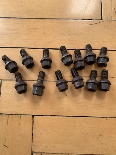 gurcustan zapchasti sayti: Mersedesin disk boltlari Satilir Her birinin qiymeti bir manat