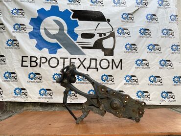 Другие детали ходовой части: Кронштейн буксирующего крюка прав. Daf XF 460 Euro 6 MX-13 2015