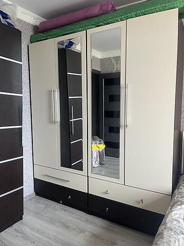 Ev üçün mebel: Yataq otağı üçün 2 hissədən ibarət şkaf dəsti - Rəng: bej və tünd — 3