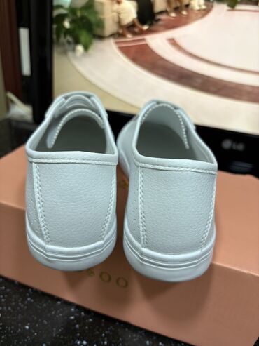 Women's Sneakers and athletic shoes: Ölçü: 38, rəng - Ağ, Yeni -da lalafo.az — 2 Women's Sneakers and athletic shoes: Ölçü: 38, rəng - Ağ, Yeni — 2