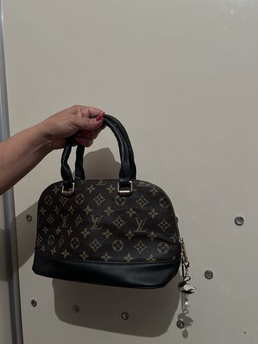 женские джинсовые рюкзаки: Çanta dəsti, Louis Vuitton, İşlənmiş