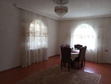 Həyət evləri və villaların satışı: Satışda: Həyət evi evin kupcası var - 1 mərtəbəli daş tikili, kirəmit — 5