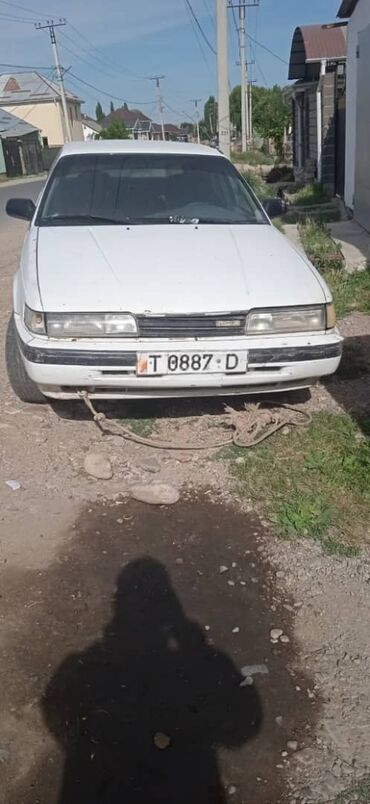 фит машине: Mazda 626: 1990 г., 2 л, Механика, Бензин, Хетчбек