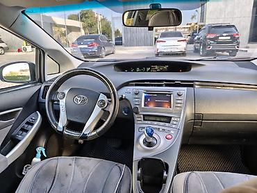 prius plus: Toyota Prius: 2012 г., 1.8 л, Гибрид, Лифтбек — 5