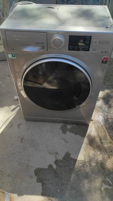Paltaryuyan maşınlar: İki paltaryuyan maşınımız var: Ariston və Indesit. Ariston markalı