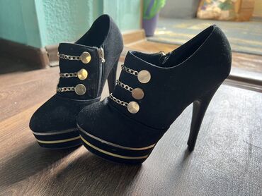 обувь для танцев: Ботинки и ботильоны 35, цвет - Черный