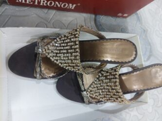 домашние тапочки новый: Сабо, Размер: 39, цвет - Золотой, Новый