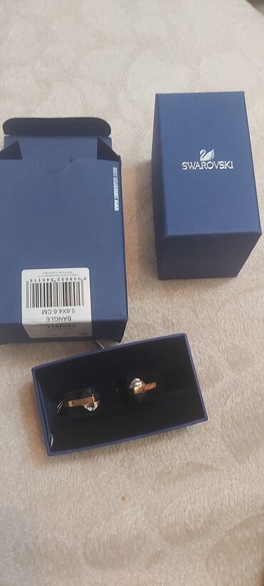 pandora qutu: Original Swarovski braslet. yenidir, qutudadir. baha alinib