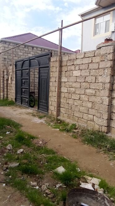 Otaqların uzunmüddətli kirayəsi: . barter var . maşınla evlə əlavə pul vermekle ev maşınla baxır — 3