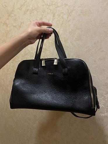 Çantalar: Furla qadın çantası – klassik qara rəng - Material: Təbii dənəli dəri — 2