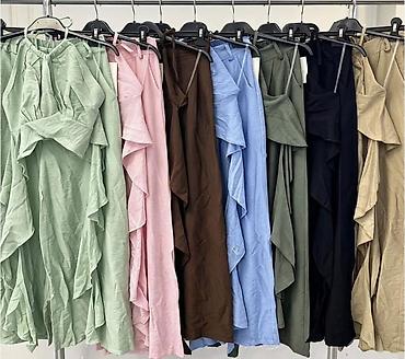 helanke sorc: Komplet crop top sa volanima,vezuje se oko vrata,gola ledja i duboke — 10