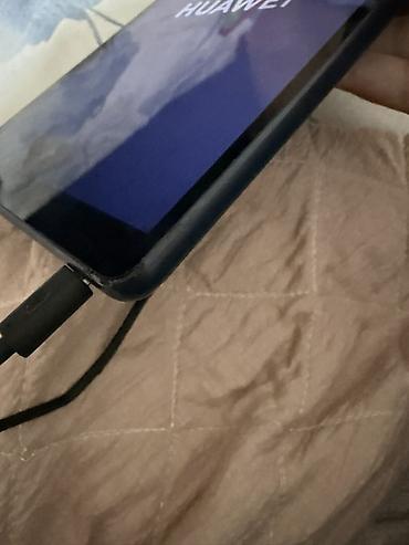 sensorlu: Huawei planşet Xüsusiyyətlər: - Ekran: təxminən 8–9 düym ölçülü — 3