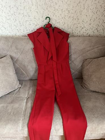 puma az: Qadın tulumu – qırmızı rəng - Model: qolsuz, klassik yaxalıq və uzun — 2