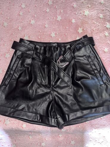 bermude 300: XL (EU 42), Faux leather, color - Black