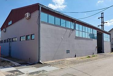 Magacini i radionice: Izdaje se prostrana i funkcionalna hala ukupne površine 420 m² ( 300 — 3
