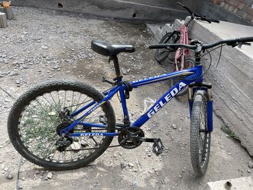 велосипеды дешевые: Продаю есть 2шт
Синий и черный оба на ходу