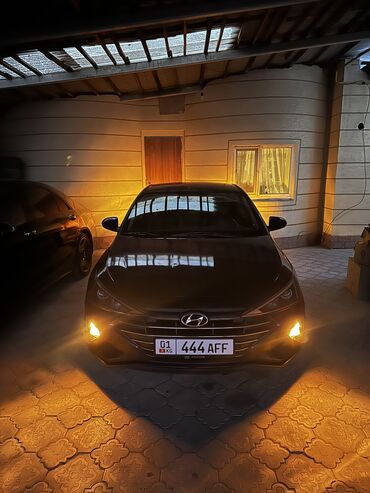 hyundai 72: Hyundai Elantra: 2018 г., 2 л, Типтроник, Бензин, Седан