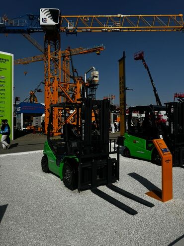 Погрузчики: Погрузчик, 2024 г., Колесный, Вилочный — 10