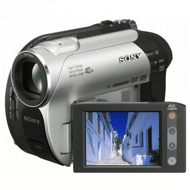 Видеокамеры: Видеокамера sony dcr-dvd106e не рабочий. Зарядка в комплекте. При