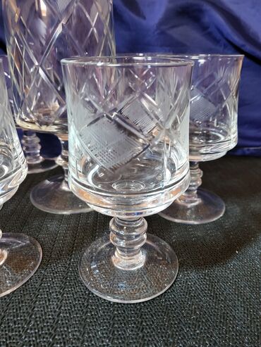 Kuhinjski setovi: Servis za vino,sa bokalom kristal,rucna gravura 1960g+. Servis za na lalafo.rs — 3 Kuhinjski setovi: Servis za vino,sa bokalom kristal,rucna gravura 1960g+. Servis za — 3