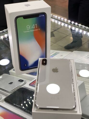 Apple iPhone: IPhone X, Б/у, 64 ГБ, Зарядное устройство, Защитное стекло, 89 %