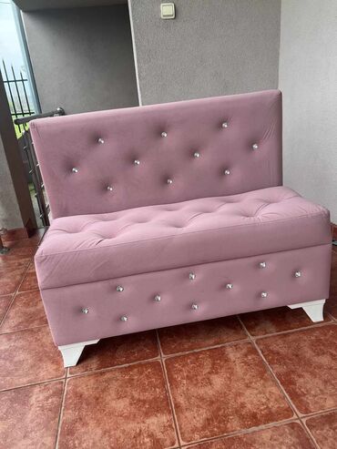 Stolice: A. Tabure
100x42x80
14.000din bez otvaranja odmah dostupno — 4