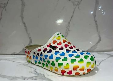 Papuče: 01. 36-40
2999🌹🌹 — 2