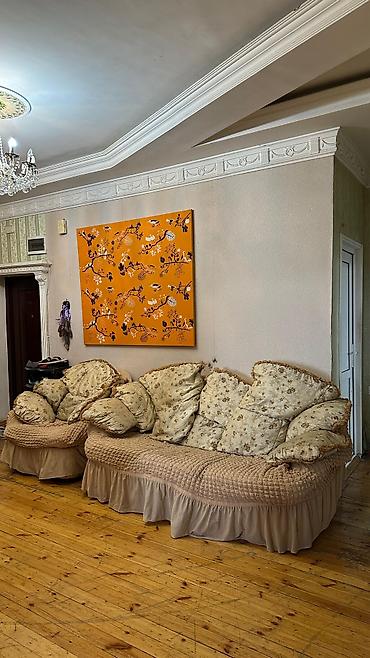 Köhnə tikili: Geniş və işıqlı mənzil interyeri - Klassik dizaynlı geniş zal — 3