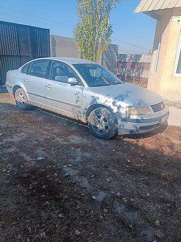айнек авто: Volkswagen Passat: 1997 г., 1.6 л, Кол менен иштөөчү, Бензин, Седан — 1