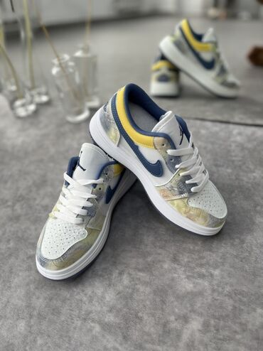 кроссовки на колесах дешево: Кроссовки, 37, Nike, Новый, цвет - Белый, Самовывоз, Бесплатная доставка, Платная доставка