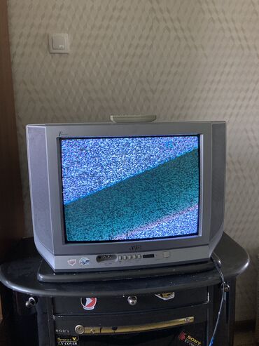 телевизор с тумбой: Телевизор JVC, работает, состояние хорошее. Самовывоз из 10 мкрн