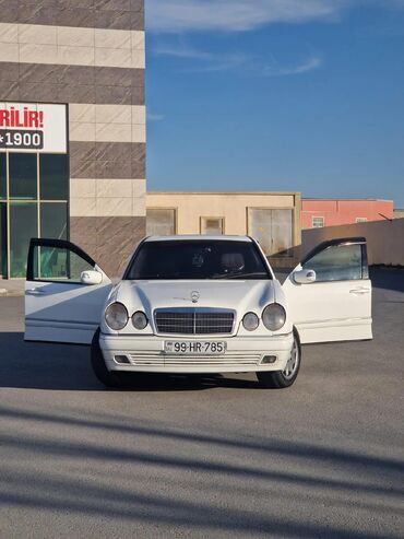 Mercedes-Benz: Mercedes-Benz E‑Class (W210) sedan - Rəng: ağ - Kuzov: 4 qapılı sedan — 6