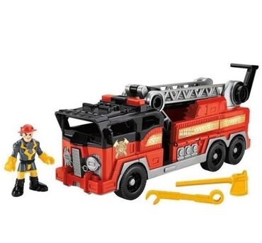 фигурки игрушки: Фирменная Пожарная машина фирмы «Mattel» со звуковыми (издает