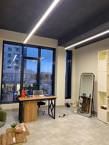 Kommersiya daşınmaz əmlakı: 22m² ofis icarəyə verilir. Ofis 4 mərtəbəli binanın 2ci mərtəbəsində — 3