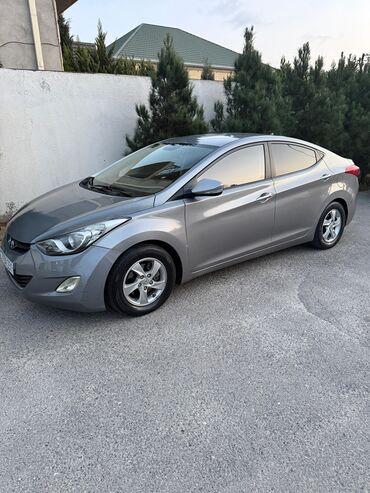 Hyundai: Hyundai Elantra: 1.6 l | 2012 il Sedan — 2