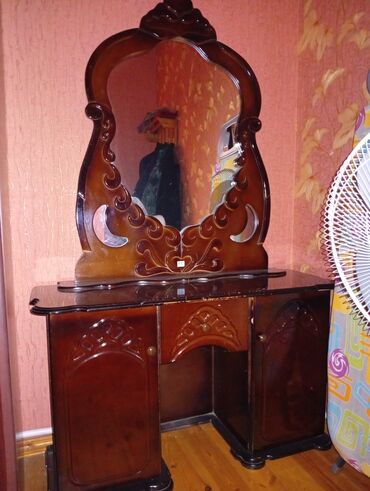 мебель из паллет бишкек: İşlənmiş, Güzgülü