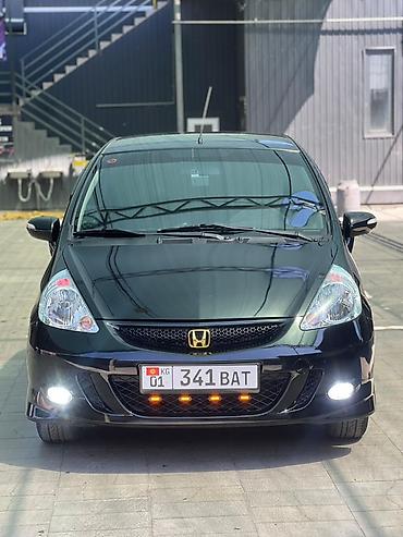 Honda Jazz: 2004 г., 1.5 л, Кол менен иштөөчү, Бензин, Хетчбек — 2