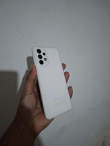 Samsung Galaxy A52, rəng - Ağ, İki sim kartlı lalafo.az -da Samsung Galaxy A52, rəng - Ağ, İki sim kartlı