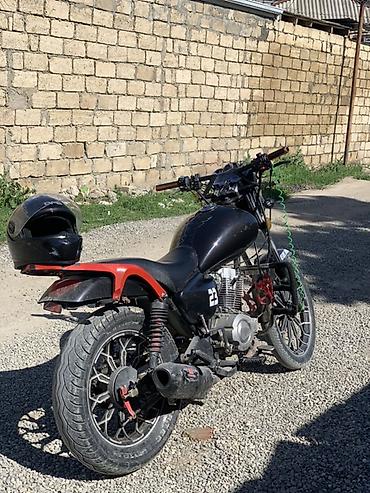 sky 49 moped: Motosiklet – kafe-reyser üslubunda kustom - Rəng: qara/qırmızı — 5