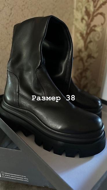 Ботинки, 38, Новый, цвет - Черный, Платная доставка
