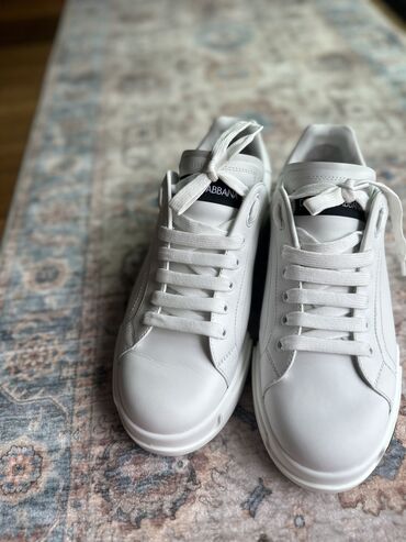 Krasofkalar və idman ayaqqabıları: Dolce & Gabbana brendi olan ağ rəngli dəri kişi krossovkalar — 5