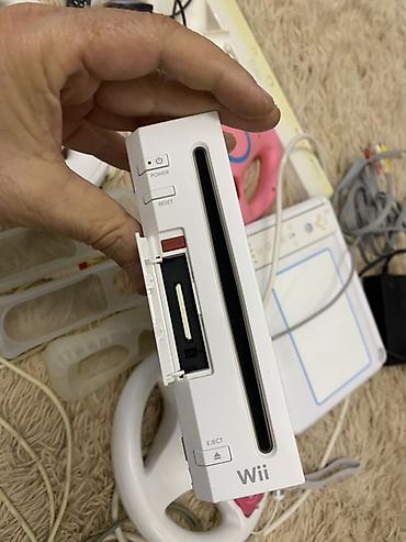 wii u: Nintendo Wii oyun konsolu dəsti Komplekt: - Ağ Nintendo Wii konsolu — 5