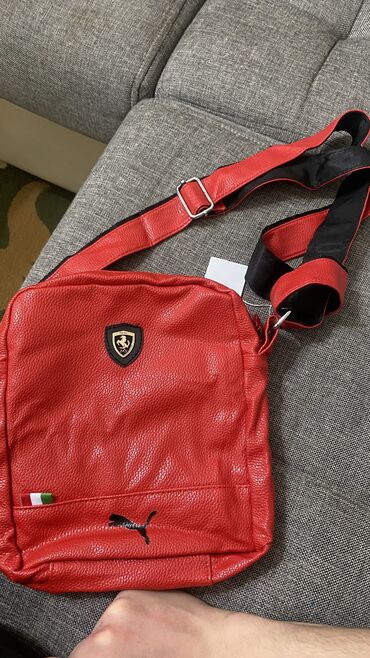 сумка фирм: Продам люксовую Барсетку от фирмы Puma в коллоборации с Ferrari