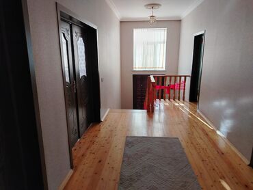 Həyət evləri və villaların satışı: Uşaq otağı və həyəti olan fərdi ev - İki mərtəbəli ağ rəngli fərdi — 15