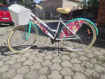 Bicikli za odrasle: Gradski ženski bicikl „Jasmin“ sa cvetnim detaljima CENA:200e - Ram — 9