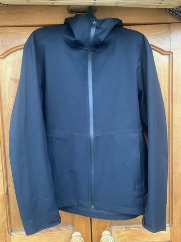 куртка юникло: Куртка M (EU 38), цвет - Черный