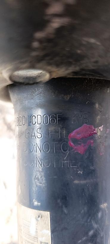 Амортизаторы, пневмобаллоны: Передний амортизатор Toyota Б/у, Оригинал, Япония — 9